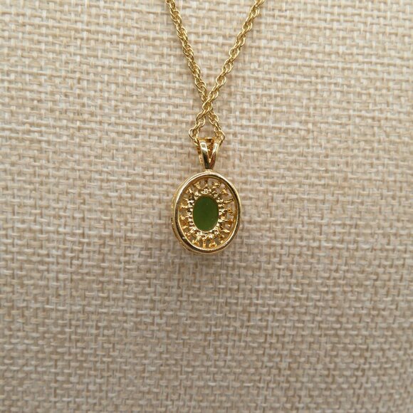 Vintage Jade Gold Tone Necklace and Earrings Set - Picture 6 of 7